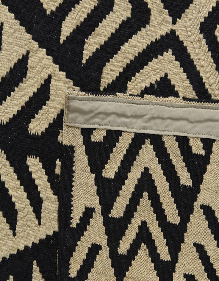 Detail image of  7' x 9' 9  Hand Woven Kilim Modern Wool Rug