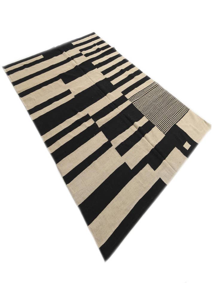 Detail image of  6' 9 x 9' 6  Hand Woven Kilim Modern Wool Rug