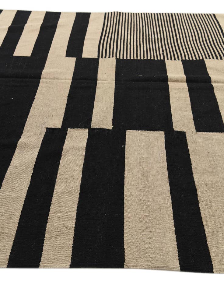 Detail image of  6' 9 x 9' 6  Hand Woven Kilim Modern Wool Rug