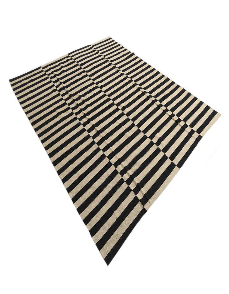 Detail image of  8' 7 x 9' 10  Hand Woven Kilim Modern Wool Rug