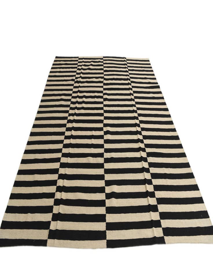 Detail image of  8' 7 x 9' 10  Hand Woven Kilim Modern Wool Rug