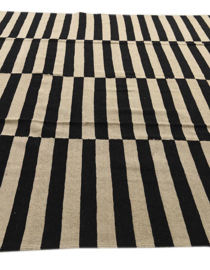 Detail image of  8' 7 x 9' 10  Hand Woven Kilim Modern Wool Rug