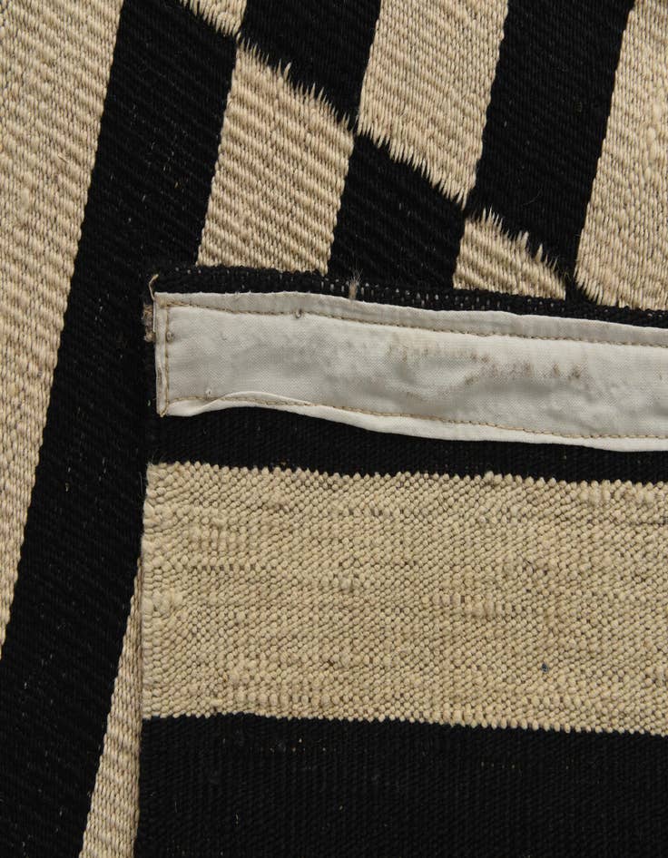 Detail image of  8' 7 x 9' 10  Hand Woven Kilim Modern Wool Rug