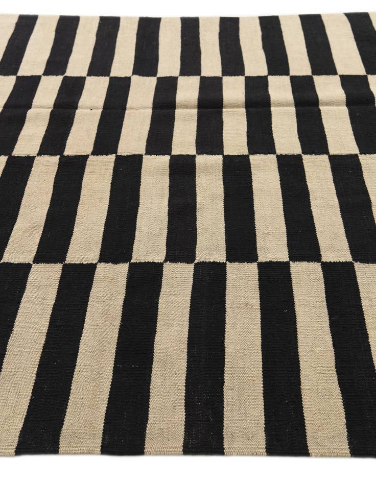 Detail image of  5' 9 x 7' 10  Hand Woven Kilim Modern Wool Rug