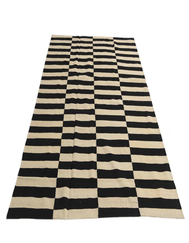 Detail image of  5' 6 x 7' 10  Hand Woven Kilim Modern Wool Rug