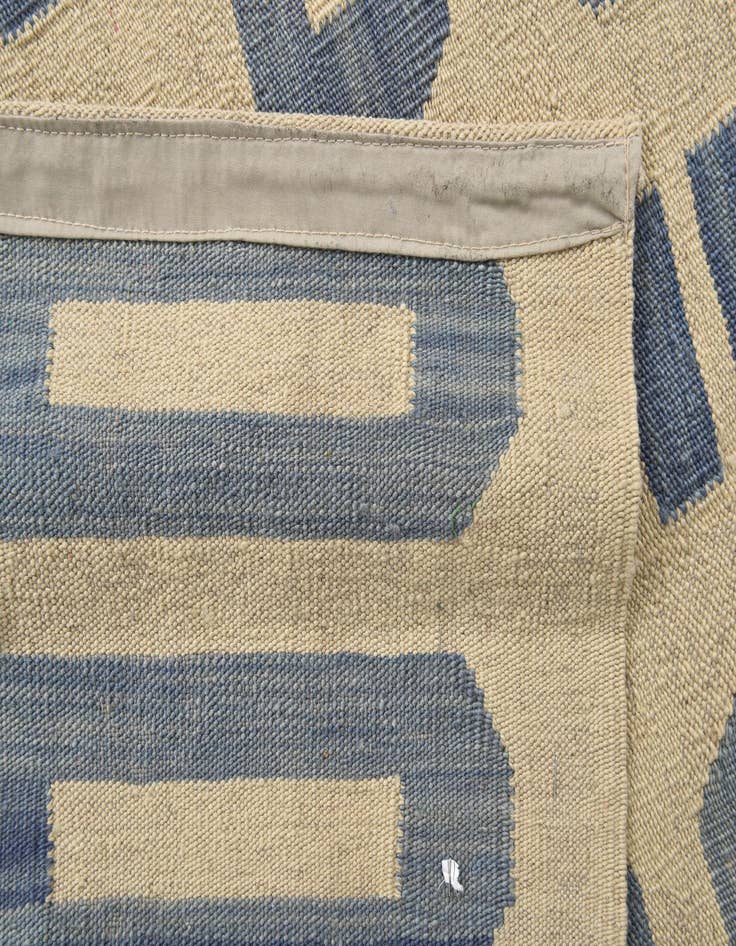 Detail image of  5' 4 x 6' 5  Hand Woven Kilim Modern Wool Rug