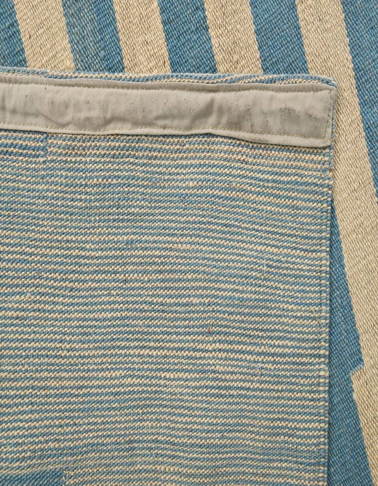 Detail image of  5' 8 x 7' 8  Hand Woven Kilim Modern Wool Rug