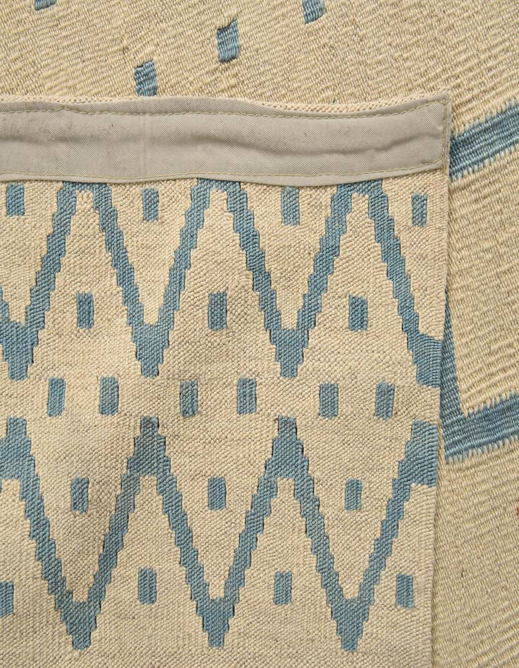 Detail image of  5' 11 x 7' 10  Hand Woven Kilim Modern Wool Rug