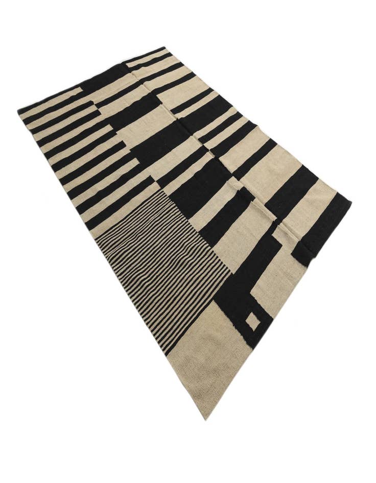 Detail image of  5' 8 x 7' 9  Hand Woven Kilim Modern Wool Rug