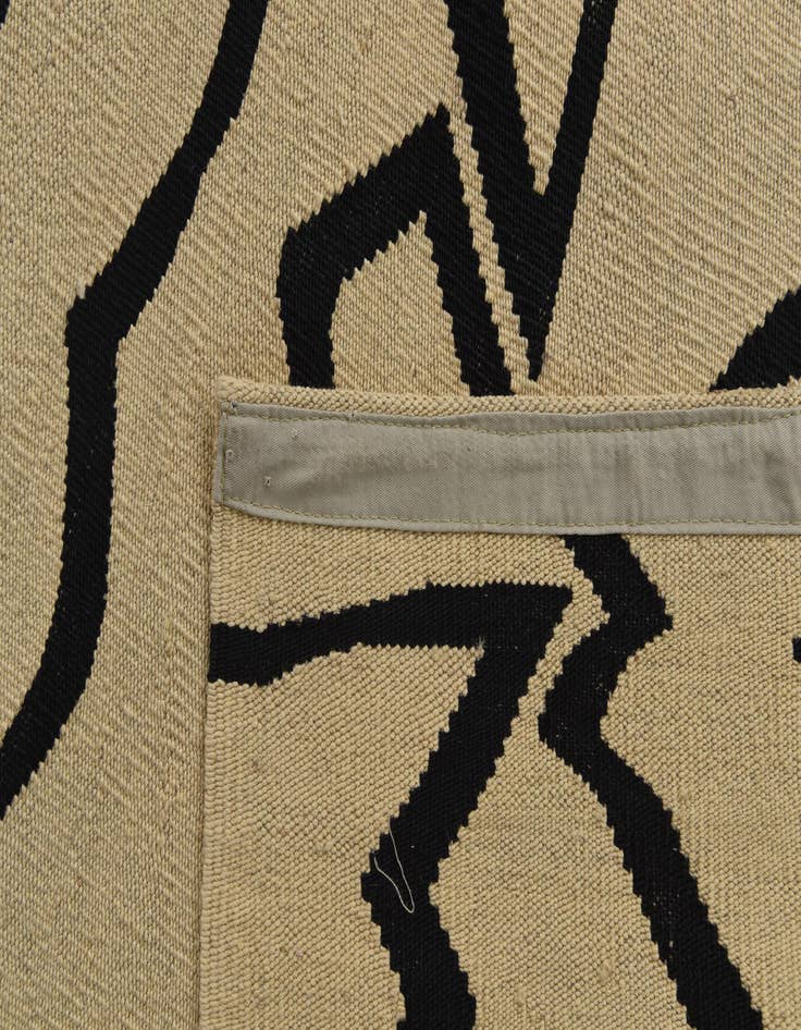 Detail image of  5' 1 x 6' 5  Hand Woven Kilim Modern Wool Rug