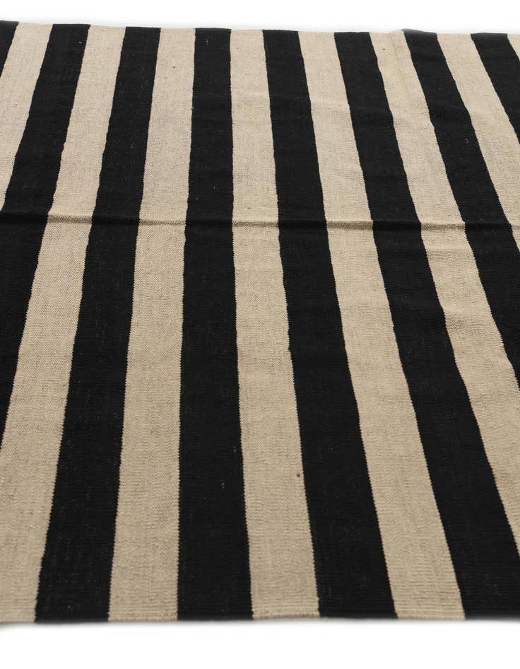 Detail image of  5' 9 x 7' 9  Hand Woven Kilim Modern Wool Rug