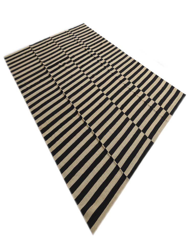 Detail image of  8' 5 x 11' 1  Hand Woven Kilim Modern Wool Rug