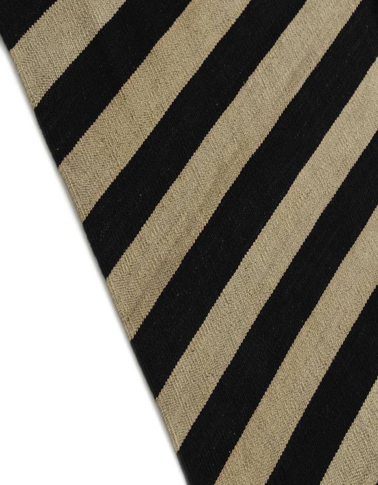 Detail image of  8' 5 x 11' 1  Hand Woven Kilim Modern Wool Rug