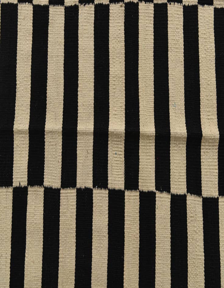 Detail image of  5' 6 x 7' 10  Hand Woven Kilim Modern Wool Rug