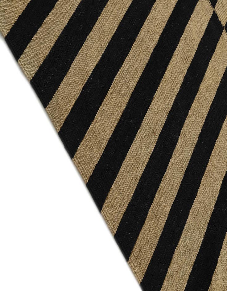 Detail image of  8' 8 x 9' 7  Hand Woven Kilim Modern Wool Rug