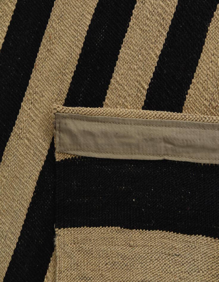 Detail image of  8' 8 x 9' 7  Hand Woven Kilim Modern Wool Rug