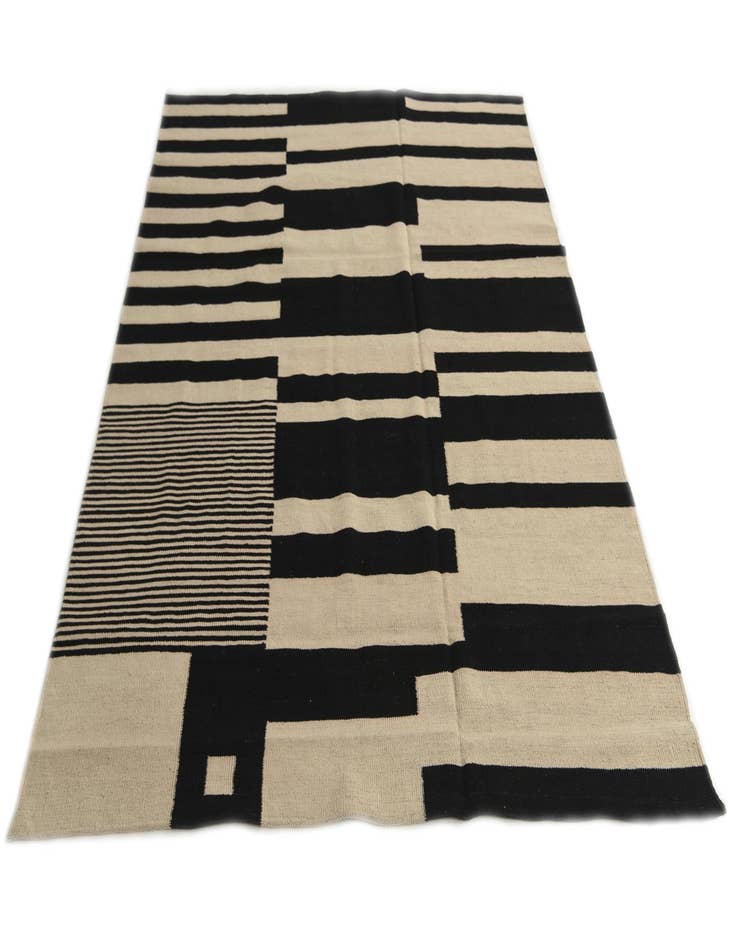 Detail image of  5' 10 x 7' 10  Hand Woven Kilim Modern Wool Rug