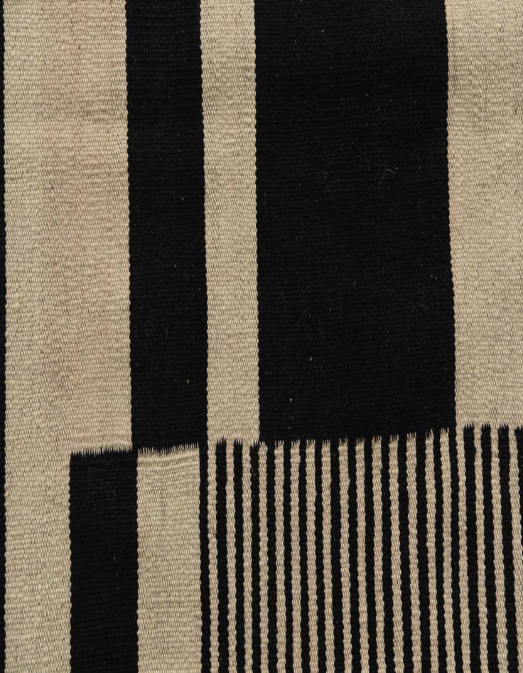 Detail image of  5' 10 x 7' 10  Hand Woven Kilim Modern Wool Rug