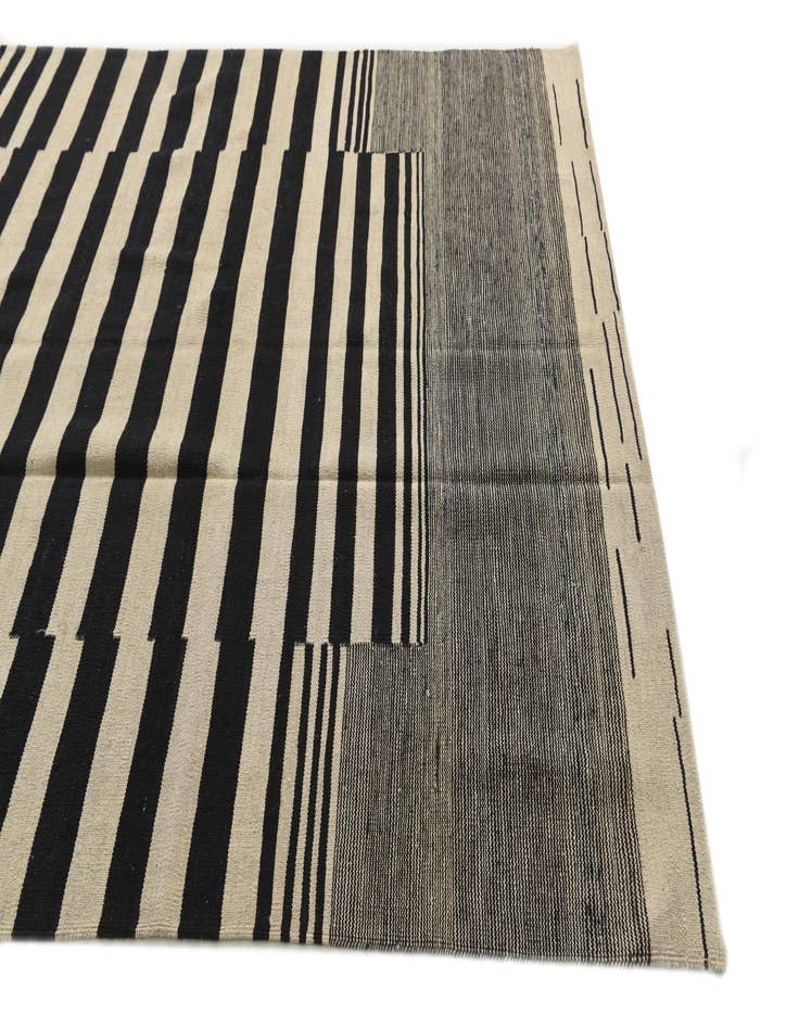 Detail image of  5' 8 x 7' 10  Hand Woven Kilim Modern Wool Rug