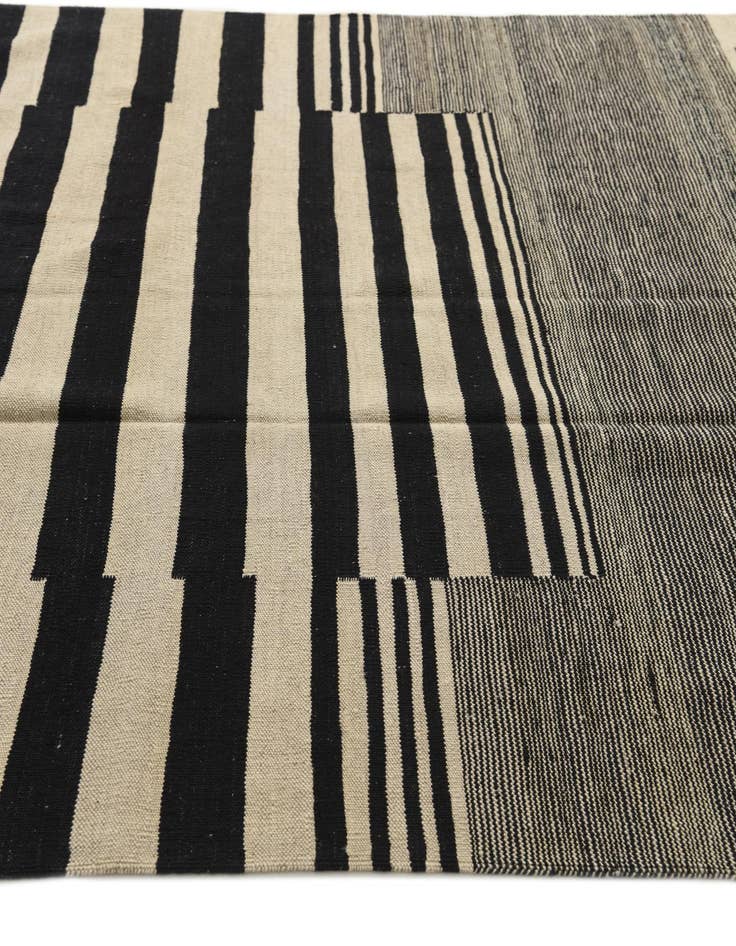 Detail image of  5' 8 x 7' 10  Hand Woven Kilim Modern Wool Rug