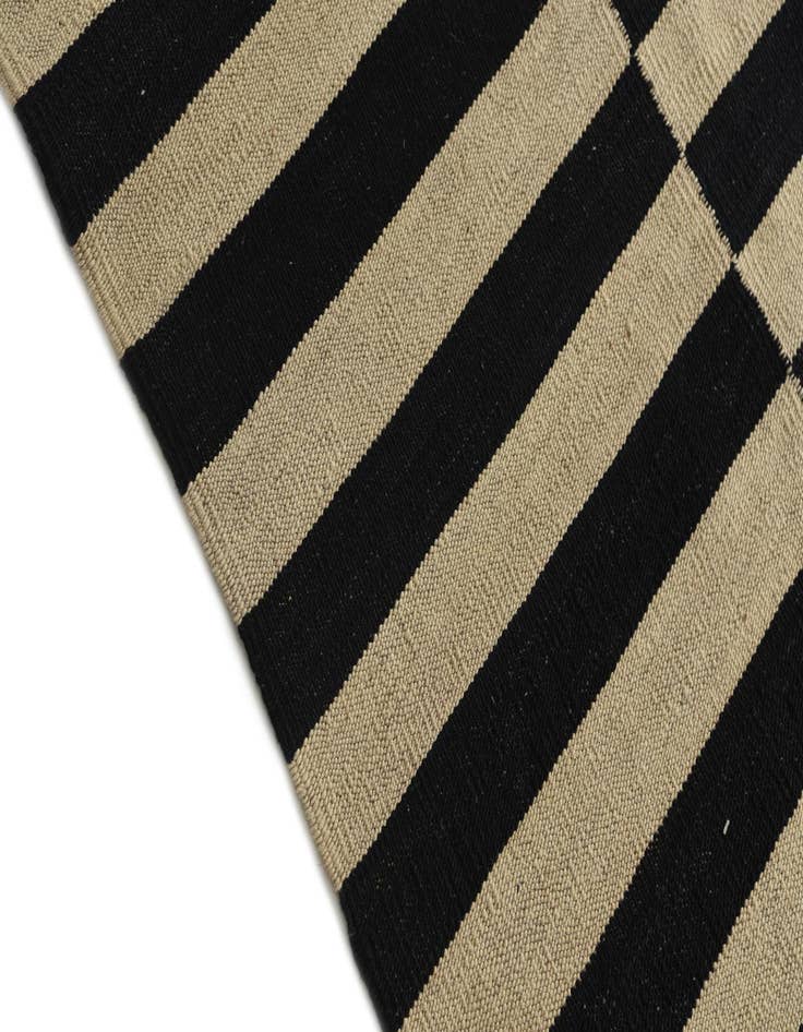 Detail image of  5' 7 x 7' 10  Hand Woven Kilim Modern Wool Rug