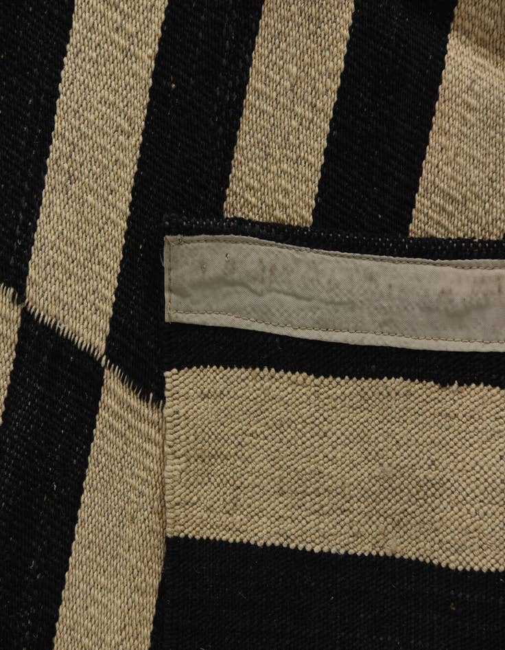 Detail image of  5' 7 x 7' 10  Hand Woven Kilim Modern Wool Rug