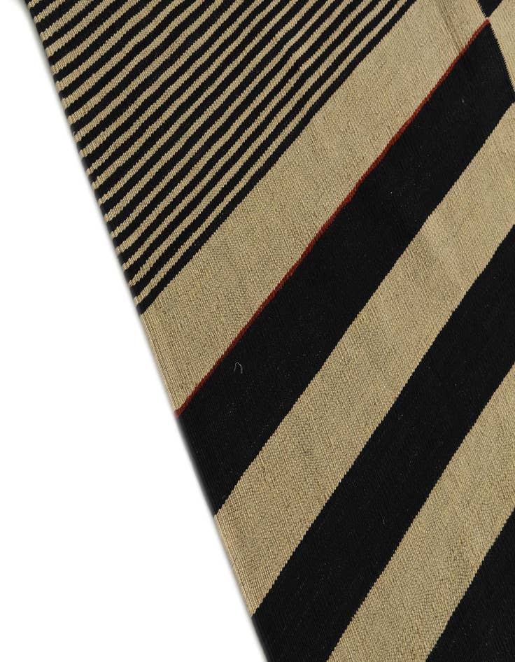 Detail image of  7' x 10'  Hand Woven Kilim Modern Wool Rug