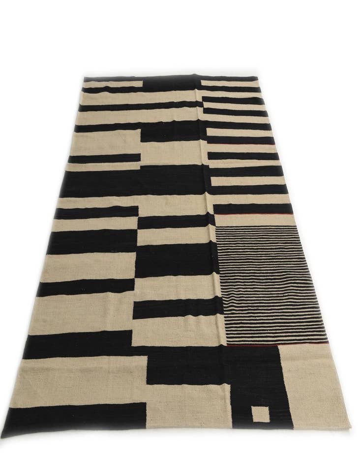 Detail image of  5' 9 x 7' 7  Hand Woven Kilim Modern Wool Rug