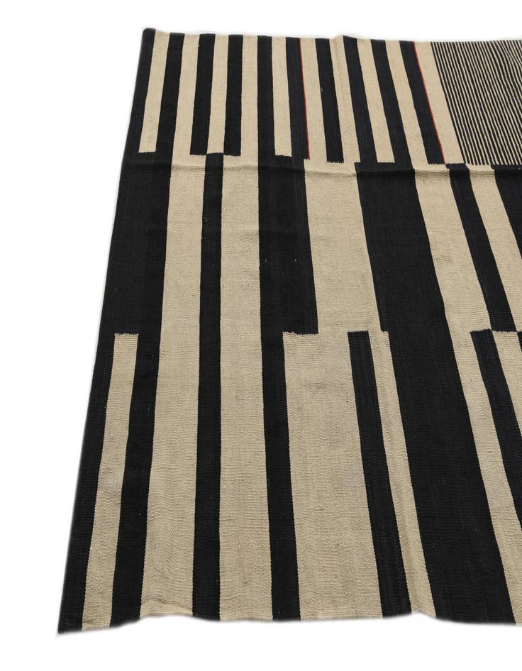 Detail image of  5' 9 x 7' 7  Hand Woven Kilim Modern Wool Rug