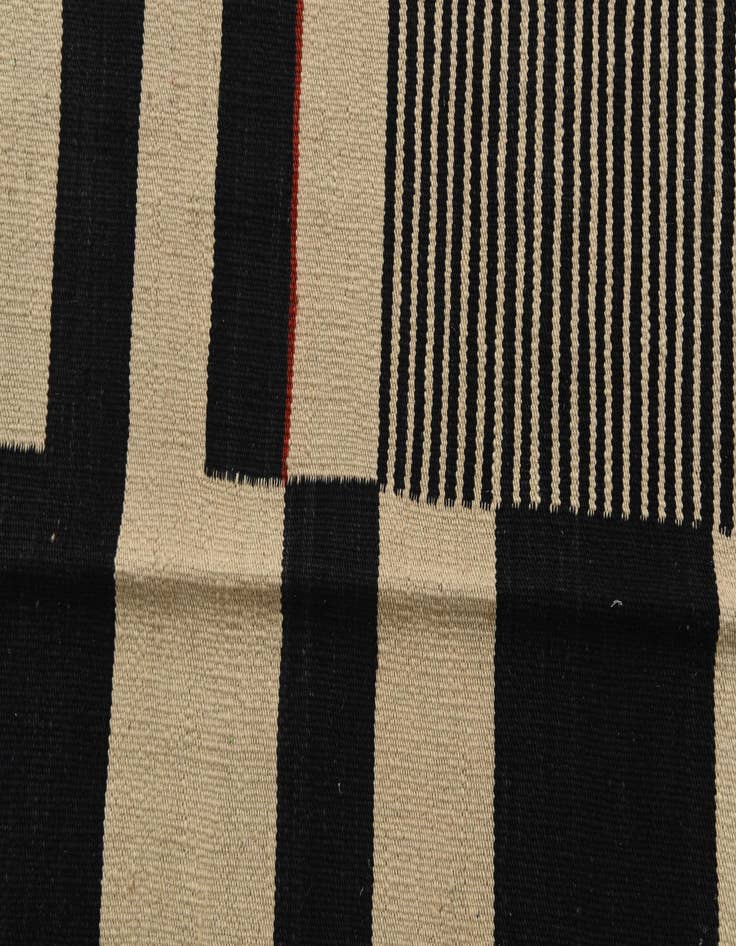 Detail image of  5' 9 x 7' 7  Hand Woven Kilim Modern Wool Rug