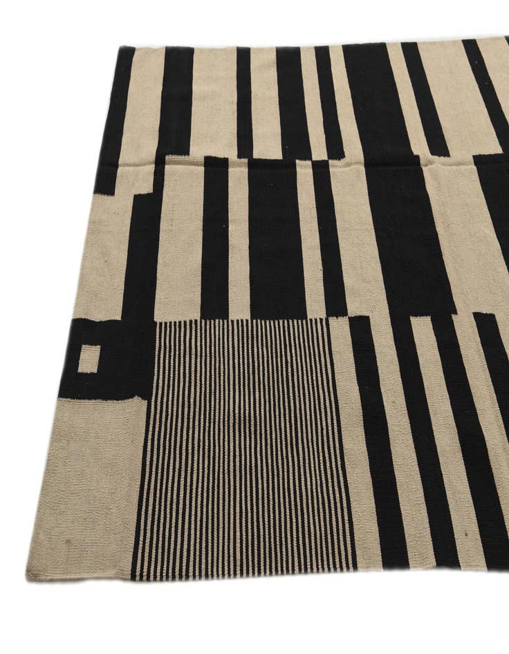 Detail image of  5' 8 x 7' 10  Hand Woven Kilim Modern Wool Rug