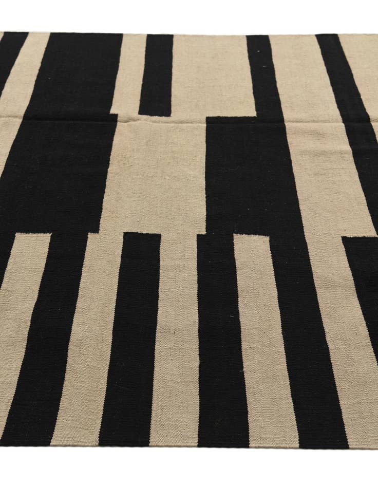 Detail image of  5' 8 x 7' 10  Hand Woven Kilim Modern Wool Rug