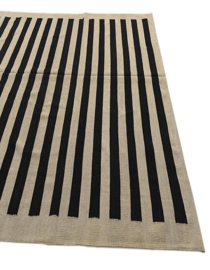 Detail image of  6' 8 x 9' 8  Hand Woven Kilim Modern Wool Rug