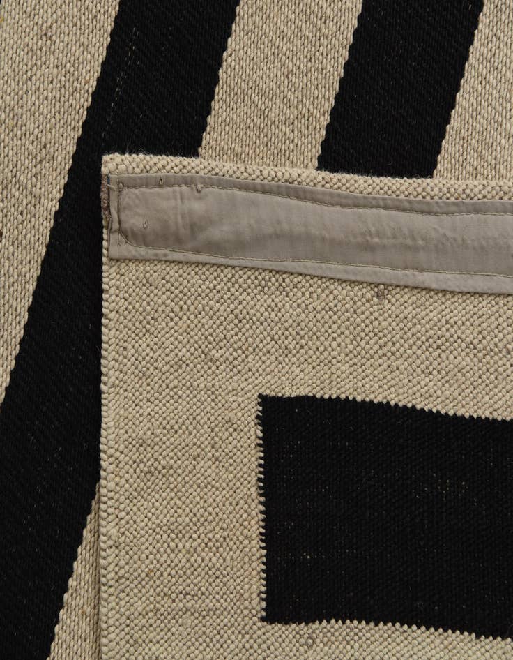 Detail image of  6' 8 x 9' 8  Hand Woven Kilim Modern Wool Rug