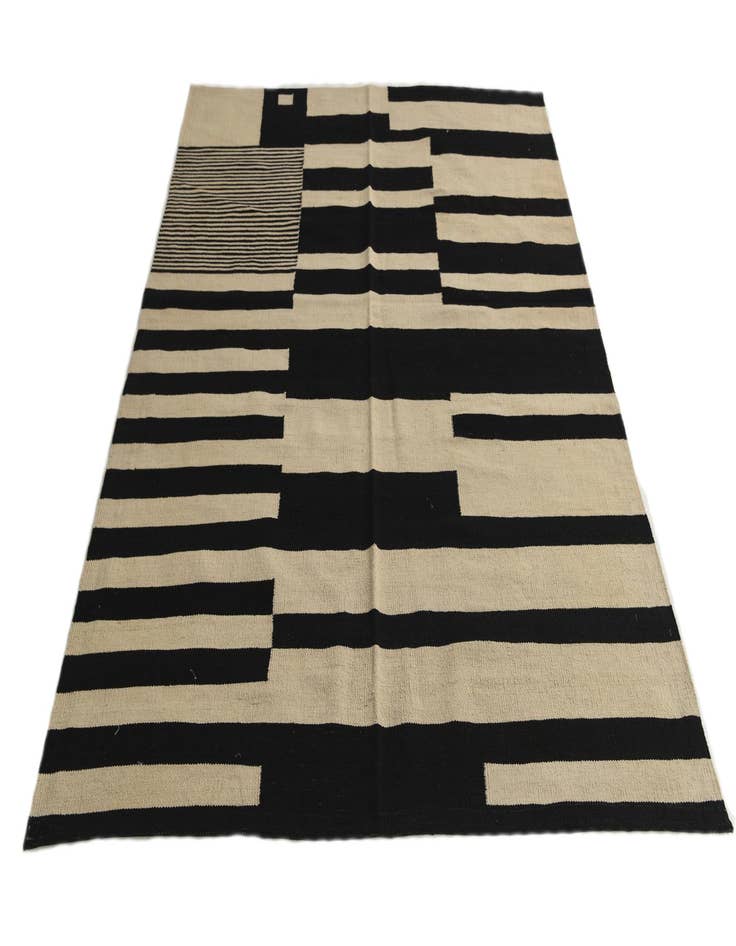 Detail image of  5' 2 x 6' 9  Hand Woven Kilim Modern Wool Rug