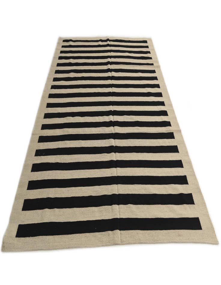 Detail image of  6' 10 x 9' 7  Hand Woven Kilim Modern Wool Rug