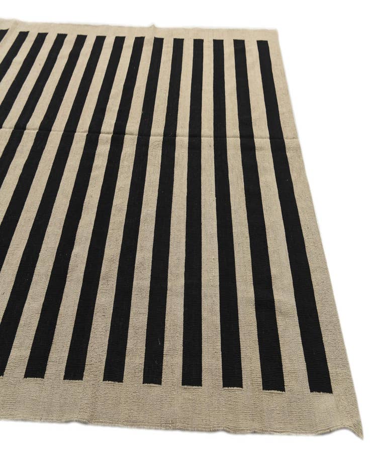 Detail image of  6' 10 x 9' 7  Hand Woven Kilim Modern Wool Rug