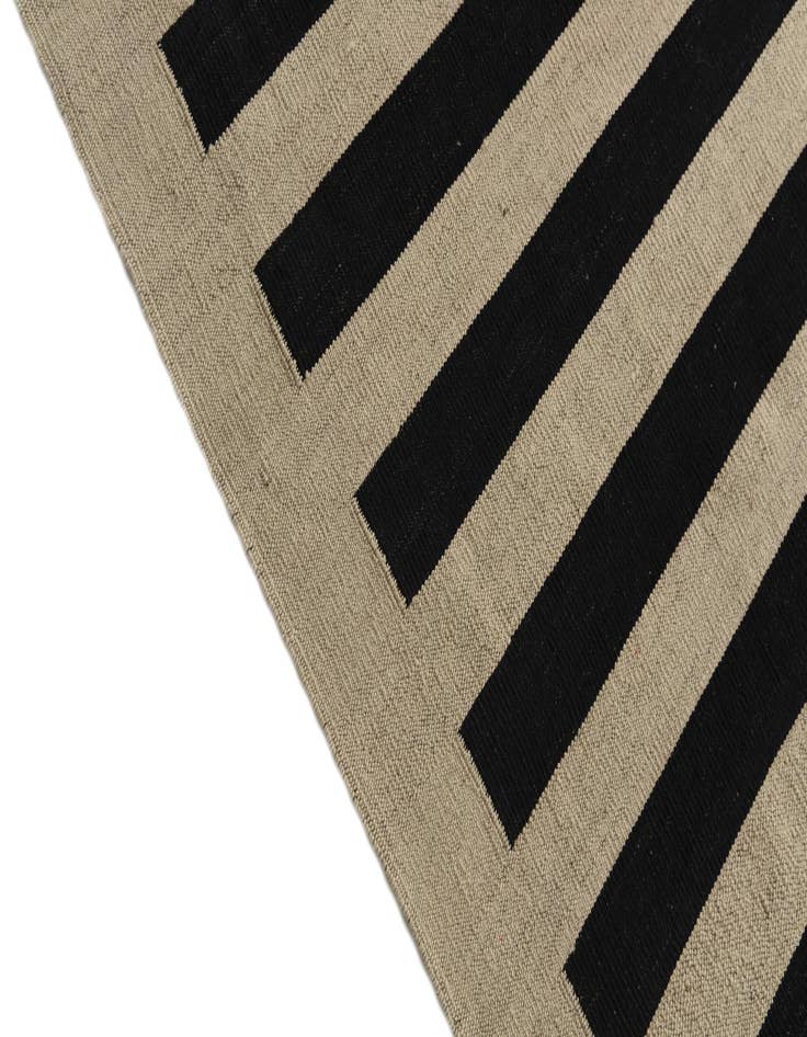 Detail image of  6' 10 x 9' 7  Hand Woven Kilim Modern Wool Rug