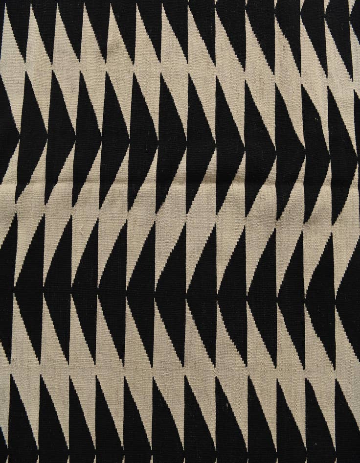 Detail image of  6' 9 x 9' 6  Hand Woven Kilim Modern Wool Rug