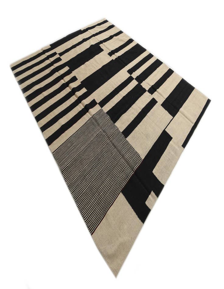 Detail image of  8' 3 x 9' 6  Hand Woven Kilim Modern Wool Rug