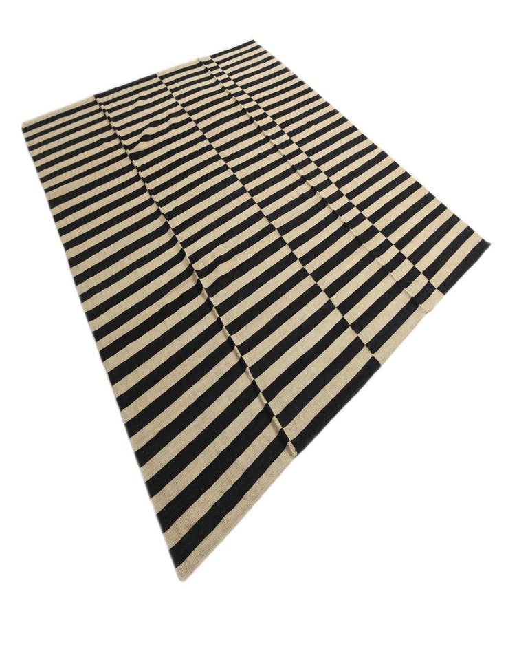 Detail image of  8' 8 x 9' 8  Hand Woven Kilim Modern Wool Rug