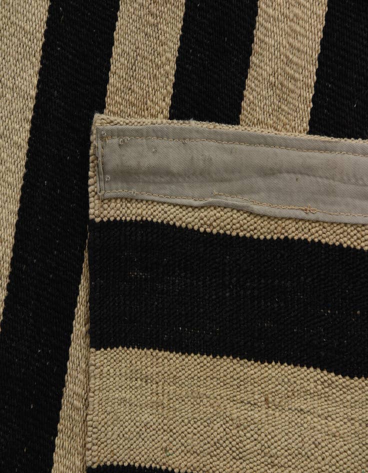 Detail image of  8' 8 x 9' 8  Hand Woven Kilim Modern Wool Rug