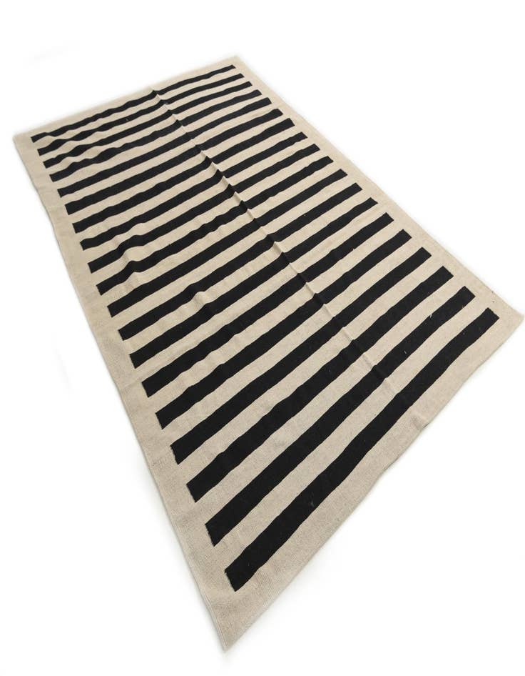 Detail image of  6' 8 x 9' 7  Hand Woven Kilim Modern Wool Rug