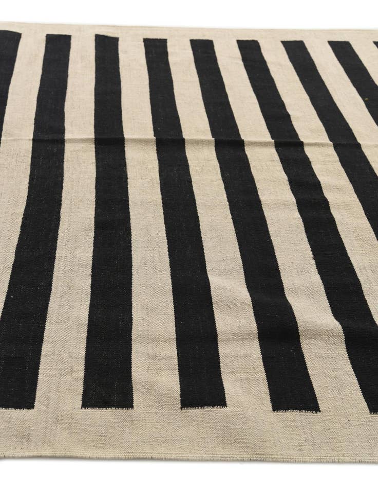 Detail image of  6' 8 x 9' 7  Hand Woven Kilim Modern Wool Rug