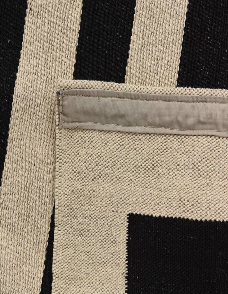 Detail image of  6' 8 x 9' 7  Hand Woven Kilim Modern Wool Rug