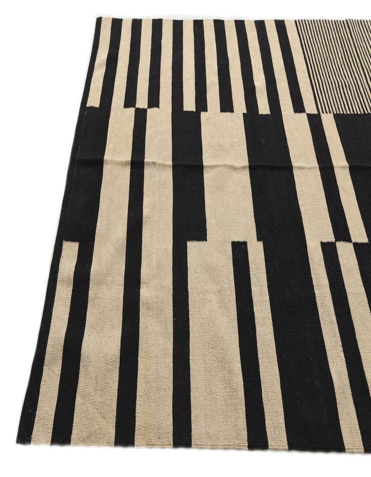 Detail image of  5' 7 x 7' 9  Hand Woven Kilim Modern Wool Rug