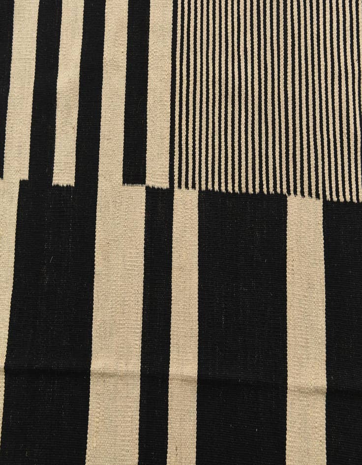 Detail image of  5' 7 x 7' 9  Hand Woven Kilim Modern Wool Rug