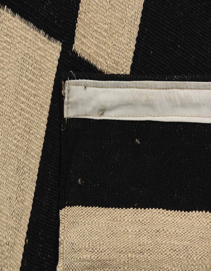 Detail image of  5' 7 x 7' 9  Hand Woven Kilim Modern Wool Rug