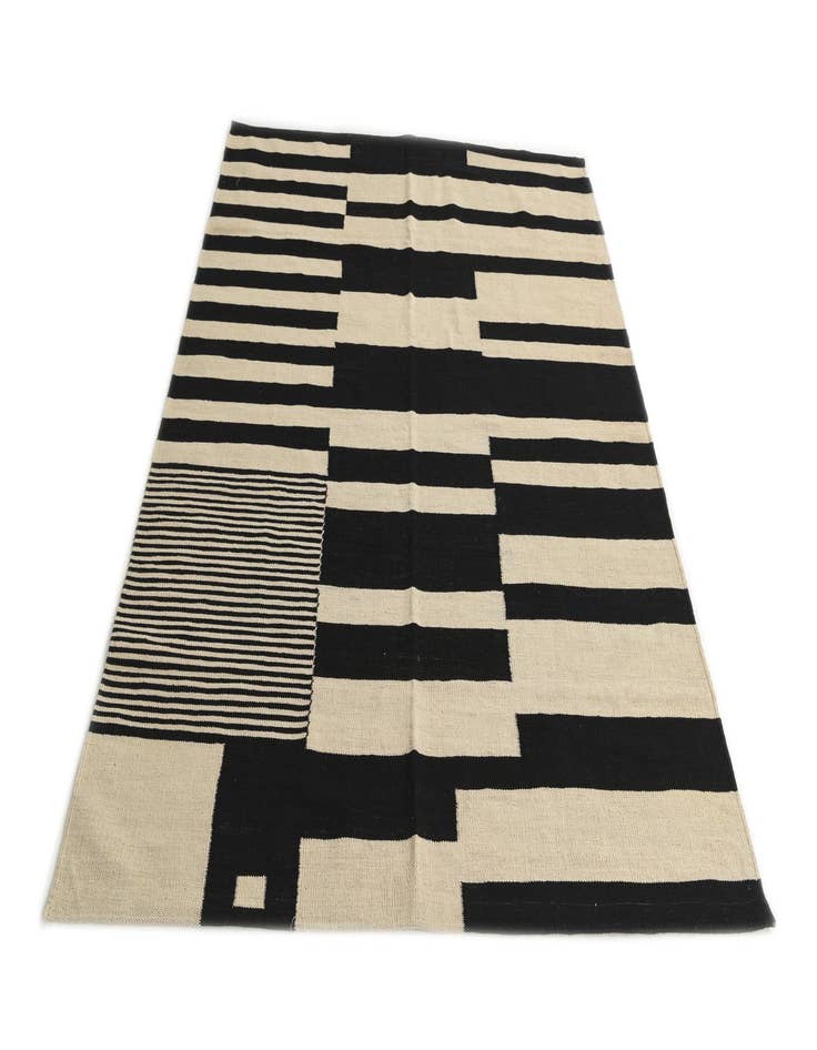 Detail image of  5' 2 x 6' 7  Hand Woven Kilim Modern Wool Rug