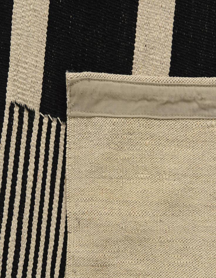 Detail image of  5' 2 x 6' 7  Hand Woven Kilim Modern Wool Rug